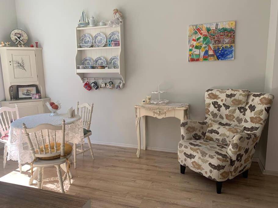 Cozy Apartment In A Historical Town Sillamäe Eksteriør billede