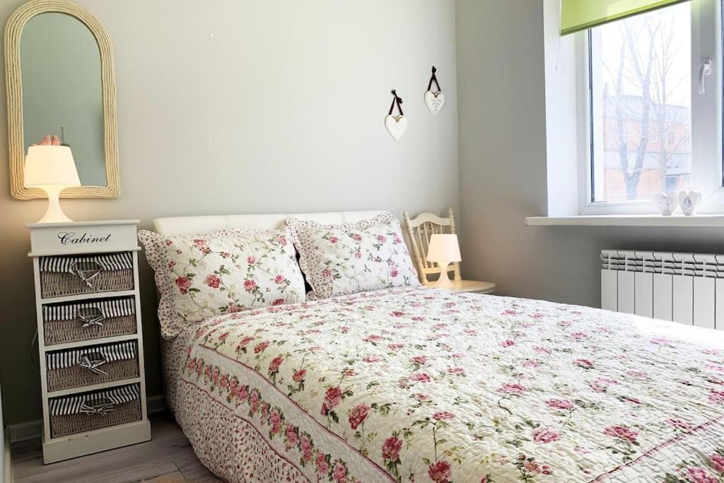 Cozy Apartment In A Historical Town Sillamäe Eksteriør billede